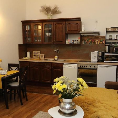 Hedi Apartman Mişcolţ Exterior foto